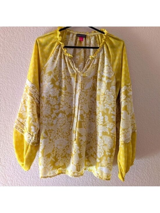 Vince Camuto Tops - Vince Camuto Blouse, size Small , Balloon reglan long sleeves,lemon yellow color